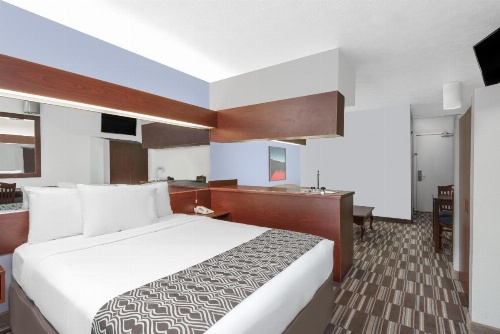 Microtel Inn & Suites by Wyndham London image 10