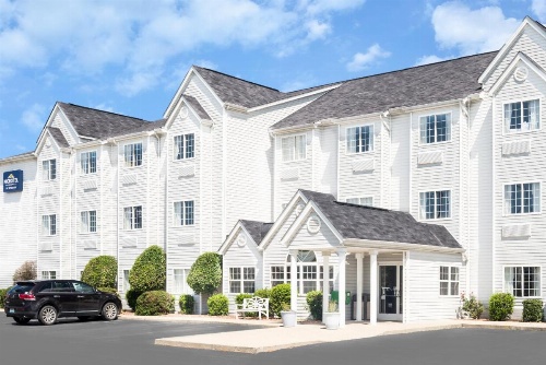 Microtel Inn & Suites by Wyndham London image 17