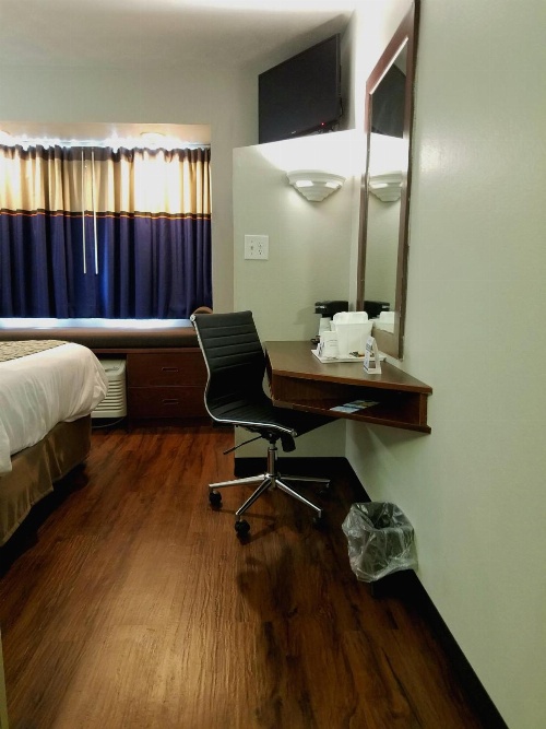 Microtel Inn & Suites by Wyndham London image 2