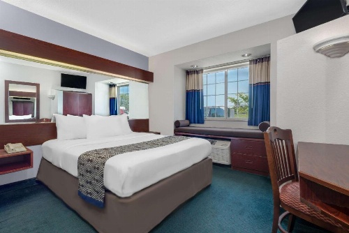 Microtel Inn & Suites by Wyndham London image 30