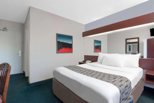 Microtel Inn & Suites by Wyndham London image 38