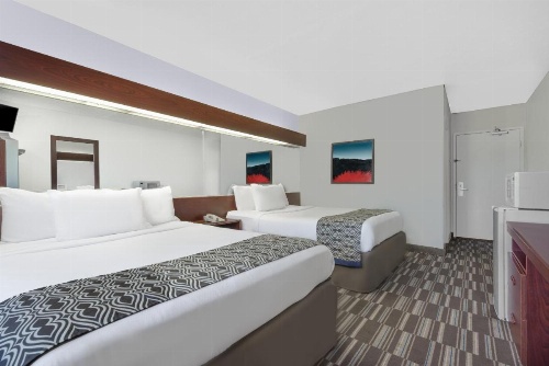 Microtel Inn & Suites by Wyndham London image 7